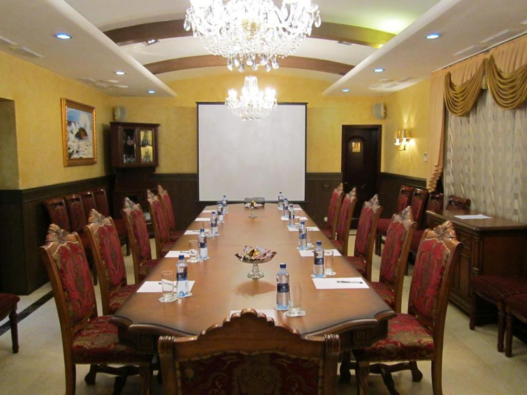 Merey Hotel Karagandy Εξωτερικό φωτογραφία