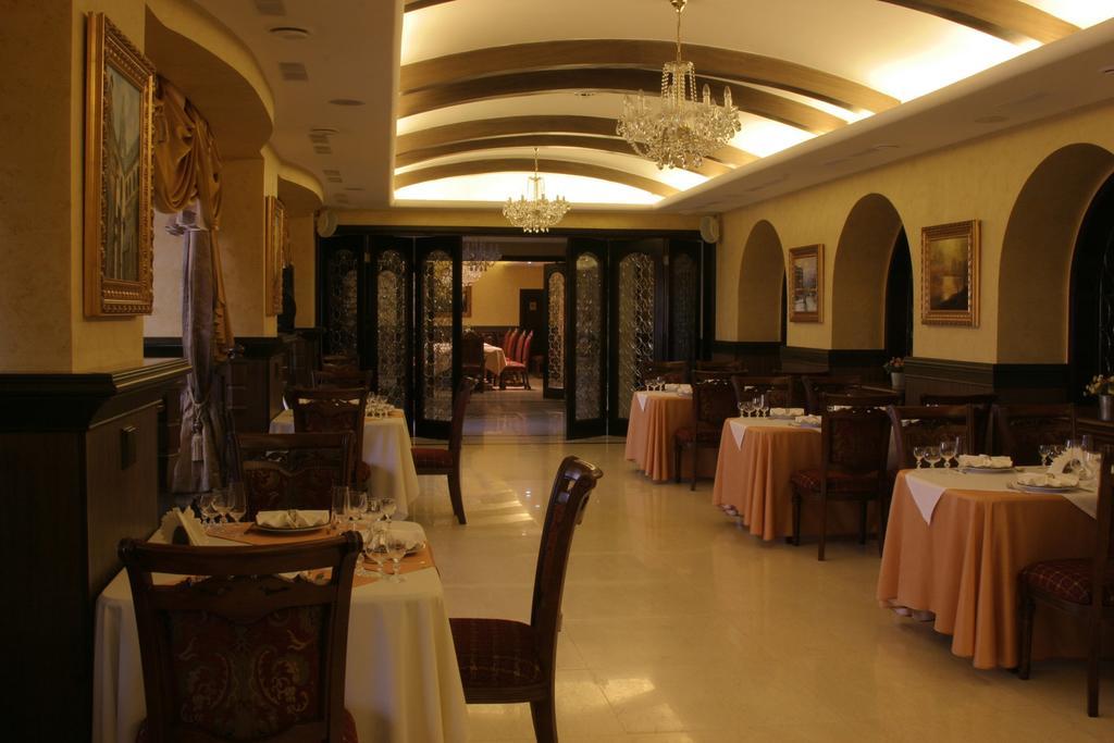 Merey Hotel Karagandy Εξωτερικό φωτογραφία